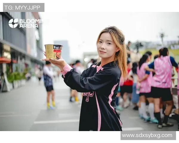 豪门太太闪耀街头足球明星妻子的奢华购物日常