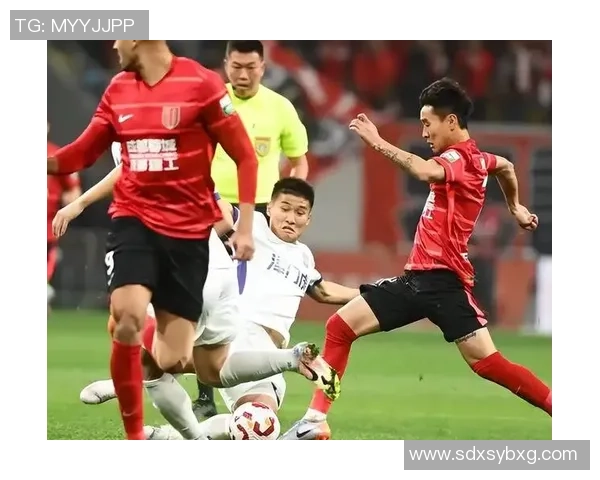 昆明超级球星足球赛事精彩纷呈 聚焦新星崛起与竞技激情展现